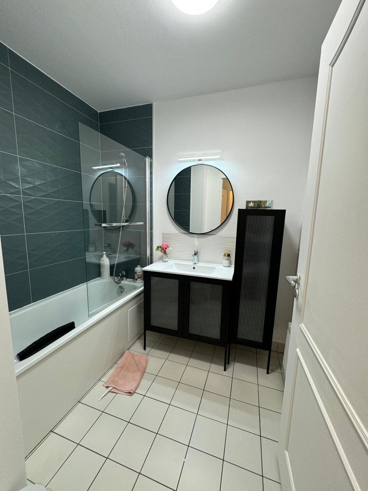 Excellent Apartment For Familly 클리시 외부 사진